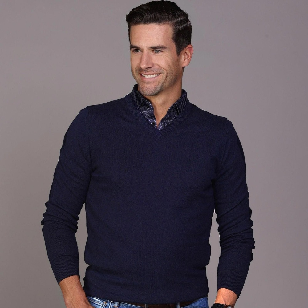 Collars & Co. NWT Luxury Touch Cotton and Cashmere V-Neck Sweater - Size Medium
